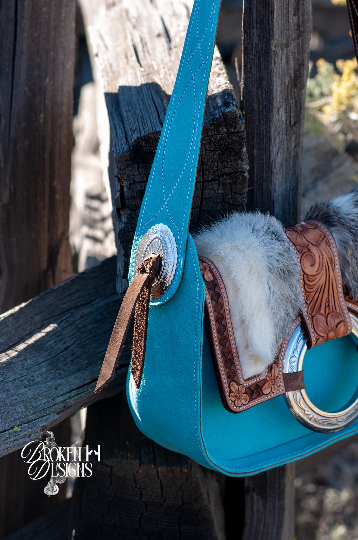 Magnolia Stirrup Purse